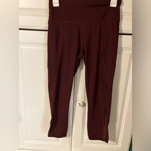 Athleta lightning capri burgundy workout pants